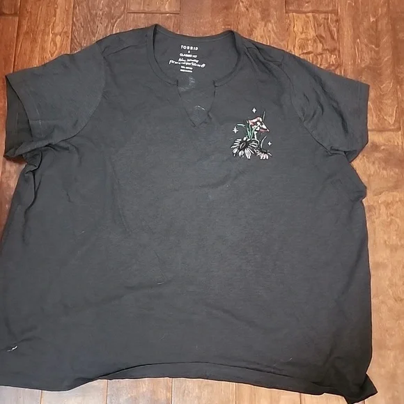 Torrid Skeleton Play Classic Fit Slub Notch Neck Tee - Picture 4 of 9